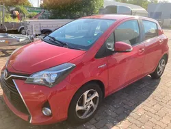 Rot Gebraucht 2014 Toyota Yaris Hybrid Kleinwagen | 10.400 € (Fairer Preis)