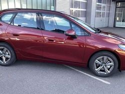 Piemont rot metallic Neu 2025 BMW 220 Active Tourer Van / Kleinbus | 32.990 € (Guter Preis)