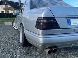 Silber Gebraucht 1995 Mercedes E280 Sportline Limousine | 6.490 €