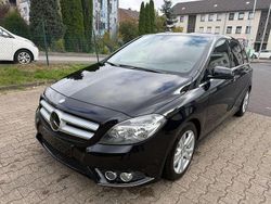 Schwarz Gebraucht 2012 Mercedes B200 Van / Kleinbus | 13.999 € (Fairer Preis)