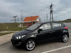 Schwarz Gebraucht 2014 Hyundai i20 Edition Kleinwagen | 5.500 € (Fairer Preis)