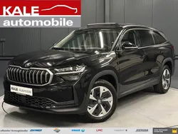 Schwarz metallic (blackmagic perleffekt) Gebraucht 2024 Skoda Kodiaq Selection SUV | 44.970 € (Fairer Preis)