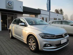Silber Gebraucht 2017 VW Polo Limousine | 15.480 € (Teuer)