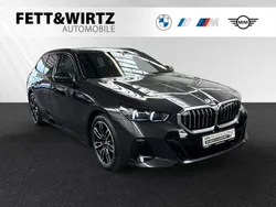 Sophistograu brillanteffekt metallic Gebraucht 2024 BMW 520 M Sport Kombi | 54.490 € (Superpreis)