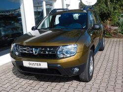 Grün Gebraucht 2017 Dacia Duster Lauréate SUV | 13.750 € (Etwas zu teuer)