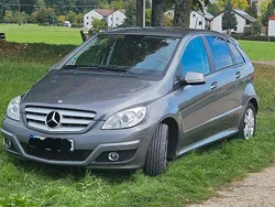 Grau Gebraucht 2011 Mercedes B180 Van / Kleinbus | 6.250 € (Etwas zu teuer)