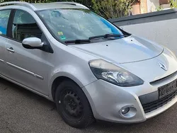 Grau Gebraucht 2012 Renault Clio IV Dynamique Limousine | 2.499 € (Guter Preis)