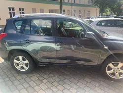 Grau Gebraucht 2006 Toyota RAV4 SUV | 3.500 € (Fairer Preis)
