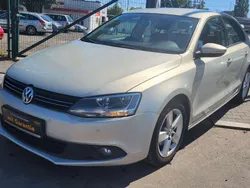Silber Gebraucht 2011 VW Jetta Comfortline Limousine | 5.499 € (Fairer Preis)