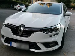 Weiß Gebraucht 2020 Renault Mégane GrandTour Business Kombi | 13.400 € (Guter Preis)