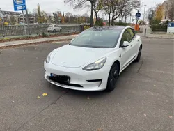 Weiß Gebraucht 2021 Tesla Model 3 Standard Range Limousine | 22.999 € (Fairer Preis)