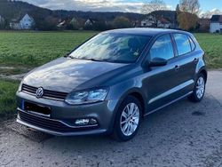 Grau Gebraucht 2015 VW Polo Comfortline Limousine | 6.700 € (Fairer Preis)