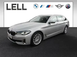 Grau Gebraucht 2021 BMW 520 Kombi | 30.850 € (Fairer Preis)