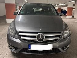 Braun Gebraucht 2012 Mercedes B180 Van / Kleinbus | 6.990 € (Guter Preis)