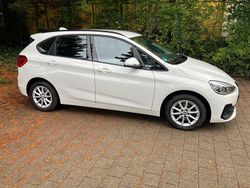 Weiß Gebraucht 2018 BMW 216 Active Tourer Van / Kleinbus | 17.900 € (Etwas zu teuer)