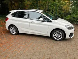 Weiß Gebraucht 2018 BMW 216 Active Tourer Van / Kleinbus | 18.200 € (Etwas zu teuer)
