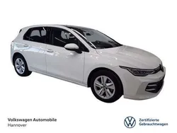 Pure white Gebraucht 2024 VW Golf VIII Life Limousine | 24.490 € (Fairer Preis)