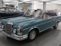 Hellblau Gebraucht 1964 Mercedes 300 SE Cabrio | 225.600 €