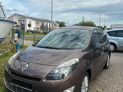Braun Gebraucht 2009 Renault Grand Scénic III Van / Kleinbus | 4.150 € (Teuer)