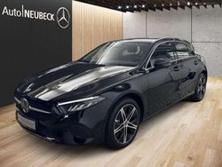 Lack kosmosschwarz Gebraucht 2024 Mercedes A250 Progressive Limousine | 31.850 € (Fairer Preis)