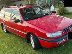 Rot Gebraucht 1993 VW Passat Kombi | 1.450 €