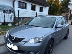 Grau Gebraucht 2004 Mazda 3 Kleinwagen | 4.299 € (Teuer)