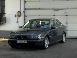 Grau Gebraucht 1998 BMW 523 Limousine | 4.900 € (Etwas zu teuer)