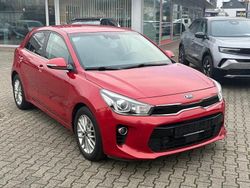 (beg) signal red m (metallic) Gebraucht 2018 Kia Rio Limousine | 15.450 € (Etwas zu teuer)