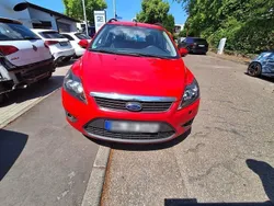 Rot Gebraucht 2010 Ford Focus Kombi | 1.250 € (Guter Preis)