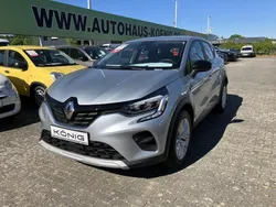 Grau Gebraucht 2023 Renault Captur Evolution SUV | 23.499 € (Fairer Preis)