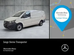 Weiß Gebraucht 2023 Mercedes Vito Van / Kleinbus | 34.367 € (Fairer Preis)
