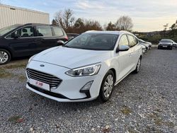 Weiß Gebraucht 2019 Ford Focus Cool & Connect Limousine | 7.899 € (Fairer Preis)