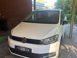 Weiß Gebraucht 2020 VW Touran Comfortline Van / Kleinbus | 15.300 € (Fairer Preis)