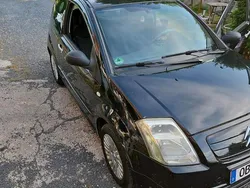 Schwarz Gebraucht 2004 Citroën C2 Kleinwagen | 920 €