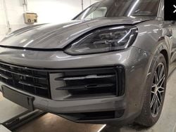 Grau Gebraucht 2024 Porsche Cayenne E-Hybrid Coupe Coupé | 96.999 € (Superpreis)