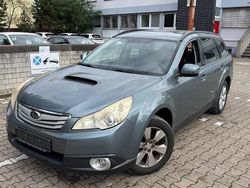 Grün Gebraucht 2012 Subaru Outback Trend SUV | 5.499 € (Teuer)