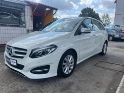 Weiß Gebraucht 2016 Mercedes B180 Style Van / Kleinbus | 14.990 € (Guter Preis)