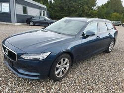 Blau Gebraucht 2018 Volvo V90 Momentum Kombi | 12.500 € (Fairer Preis)