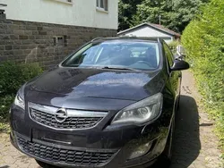 Schwarz Gebraucht 2013 Opel Astra Kombi | 5.200 € (Guter Preis)