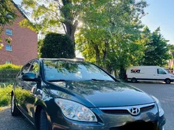 Grau Gebraucht 2007 Hyundai i30 Comfort Kombi | 3.300 € (Fairer Preis)