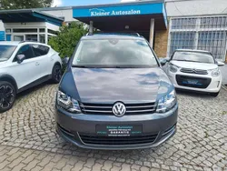 Grau Gebraucht 2015 VW Sharan Highline Van / Kleinbus | 19.999 € (Fairer Preis)