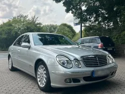 Silber Gebraucht 2005 Mercedes E220 Limousine | 4.800 € (Fairer Preis)