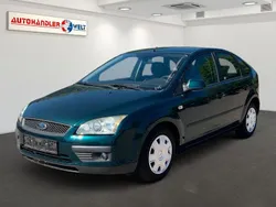 Grün Gebraucht 2007 Ford Focus Limousine | 999 € (Superpreis)