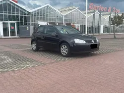 Schwarz Gebraucht 2006 VW Golf V Kleinwagen | 2.000 € (Fairer Preis)