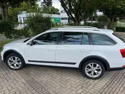 Weiß Gebraucht 2016 Skoda Octavia Kombi | 12.300 € (Guter Preis)