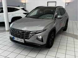 Shimmering silver Gebraucht 2023 Hyundai Tucson Trend SUV | 32.490 € (Fairer Preis)