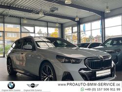 Brooklyn grau Gebraucht 2025 BMW 520 M Sport Kombi | 52.490 € (Superpreis)