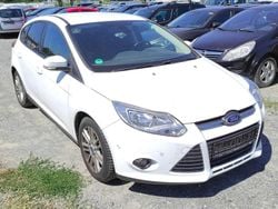 Frostweiß Gebraucht 2013 Ford Focus Kleinwagen | 2.399 € (Superpreis)