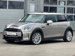 Grau Gebraucht 2022 Mini Cooper S Coupé Classic Coupé | 27.899 €