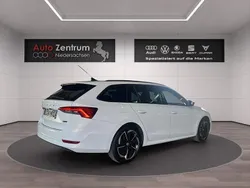 Weiß Gebraucht 2023 Skoda Octavia Style Limousine | 26.970 € (Guter Preis)